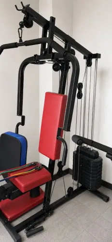 Aparelho de musculação 