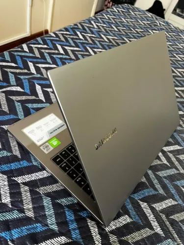 Notebook Samsung Book X40 i5 10ª geração | 8 GB RAM | SSD 240 GB | NVIDIA