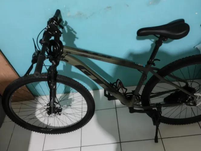 BIKE ARO 29 COM ACESSÓRIOS ZERADA