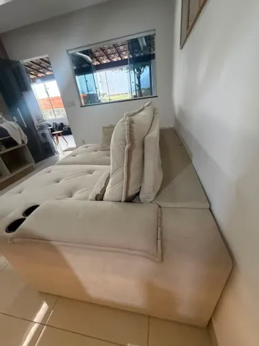 Vendo sofá SEMI NOVO! Excelente qualidade.