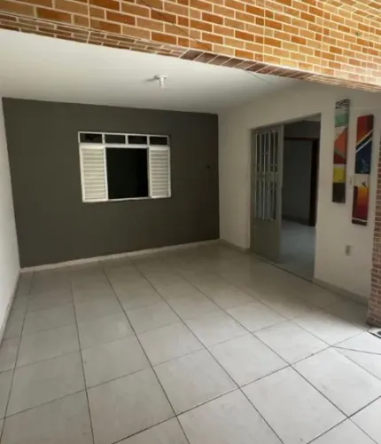CASA SOLTA DESMEMBRADA EM RUA PUBLICA CONJ CE