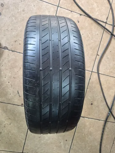 1 pneu marca Bridgestone aro 215/50/17