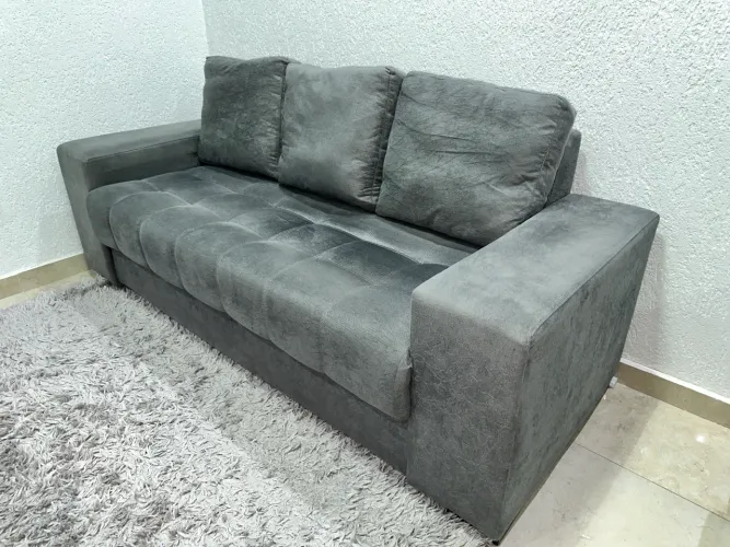Sofá 2 e 3 Lugares Cinza Material Suede seminovo Confortável