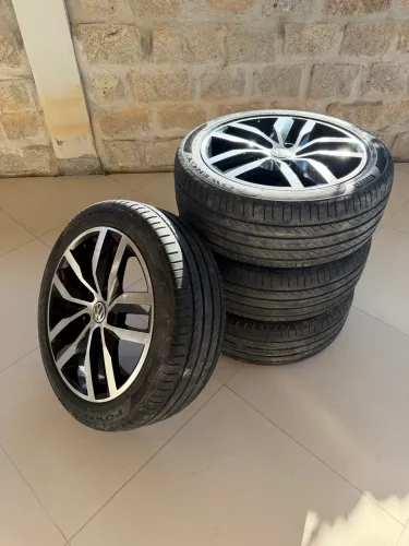 Jogo Rodas Madrid VW Aro 17 + 4 Pneus Pirelli Powergy 225/45 R17