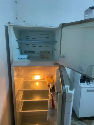 Geladeira em ótimo estado 500 reais tem conversa no valor