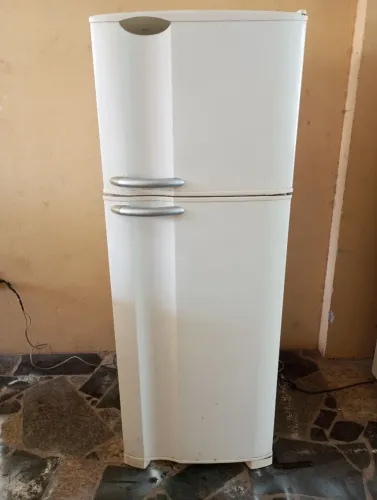 Geladeira Duplex Electrolux Frostfree - 277 litros 