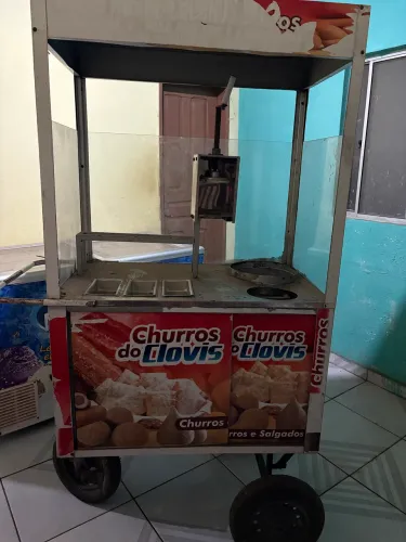 Carrinho de churros e salgados