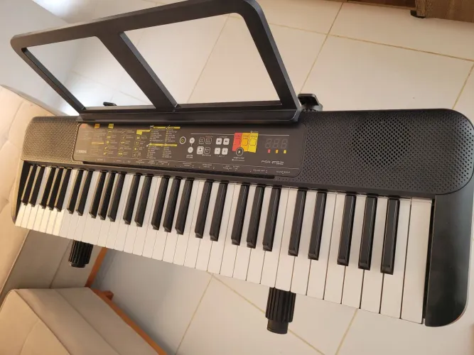 Teclado Yamaha completo