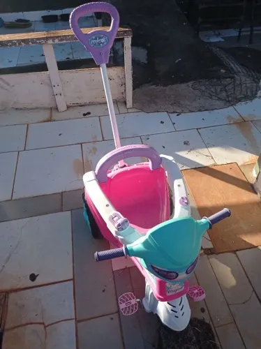 Triciclo infantil para menina