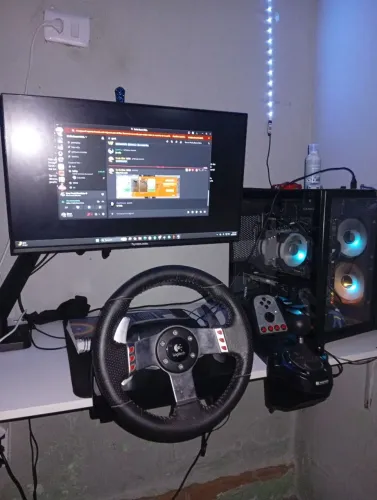 Volante Logitech G27 + Câmbio e Pedais