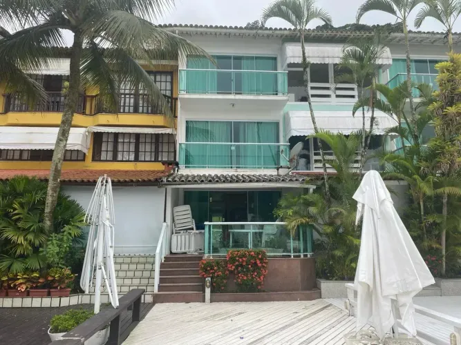 Imóvel para venda possui 180 metros quadrados com 4 quartos em São Bento - Angra dos Reis 