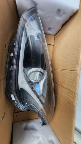 Vendo farol lado esquerdo (motorista) para HB20S 2021