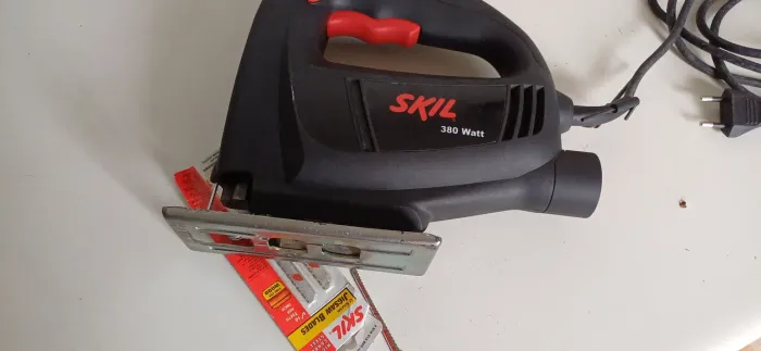 Serra tico tico skill 127v X 380w  R$ 250,00