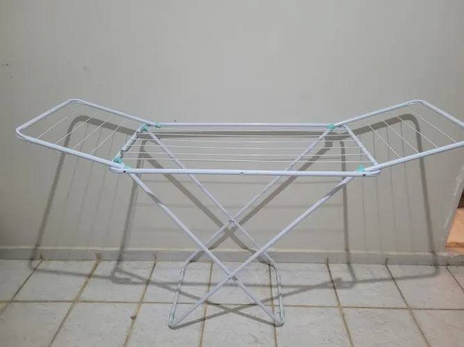 Varal de chão roupas
