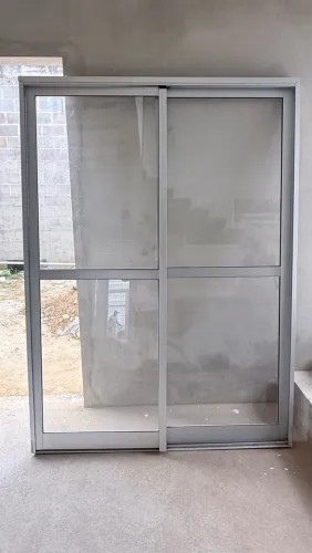 Porta de Alumínio/vidro, pia de cozinha mais armário, pia de banheiro, bancada de granito