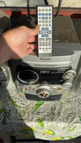 Vendo som em ótimo estado relíquia com entradas com 5 cds