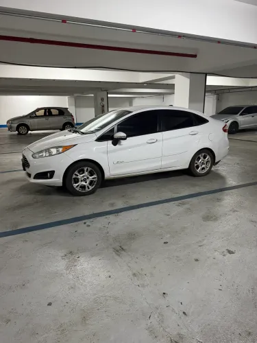 Ford Fiesta Sedan 1.6 16V Flex Mec. 2015