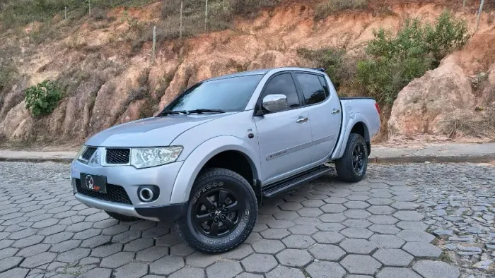 Mitsubishi L200 Triton HPE 3.2 CD TB Int.diesel AUT 2013