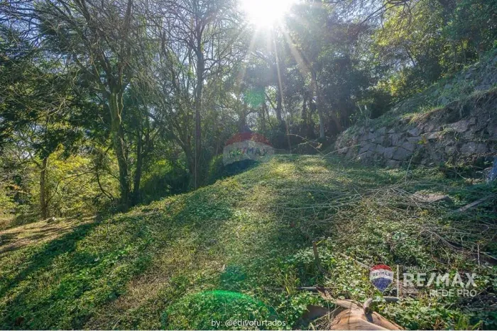 Terreno à venda no Condomínio Santa Fé de Vinhedo.