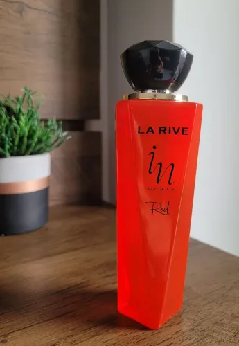 ? DESAPEGO - LA RIVE IN WOMAN RED ?
