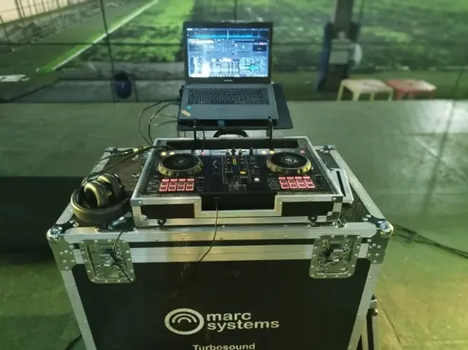 DJ para Festas: Casamento, Aniversário, Formatura e Corporativo
