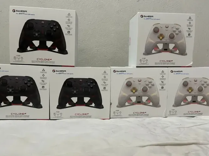 Controle Cyclone 2 com Dock Lacrado