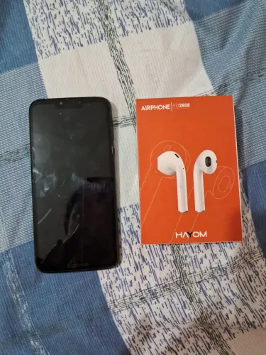 ( O COMBO) Celular semi novo moto g7 com fone de ouvido sem fio via blutoo semi novo 