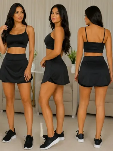 Conjunto Feminino Shorts saia e cropped com bojo para Academia Treino