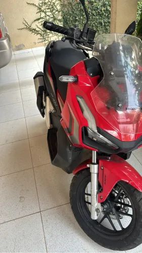 ADV 150 em estado de zero