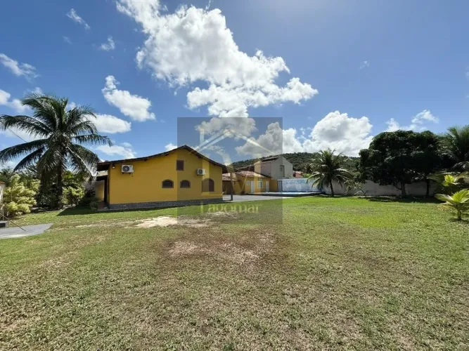 Casa a venda em Iguabinha com quintal grande