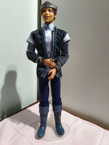 Boneco Ken príncipe Barbie e a Magia de aladus