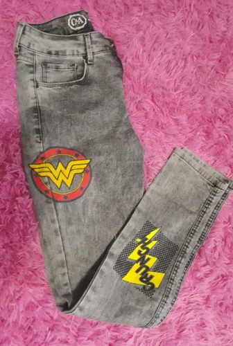 Calça Jeans Preta stonada DC comics x CEA tamanho 36 (Usada 2 vezes apenas)