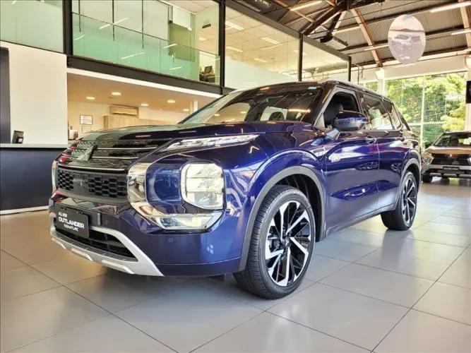 Mitsubishi Outlander Signature 2.4 4X4 AUT (híb) 2026
