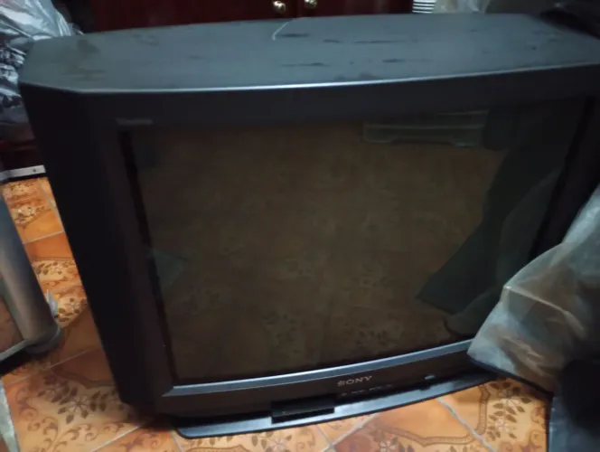 TV Sony Trinitron 29 Polegadas - No Estado (funcionando, porém imagem magnetizada