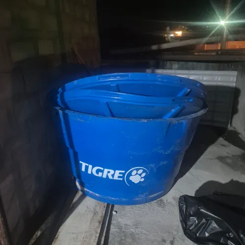 Caixa d'água forte e de 1000 litros