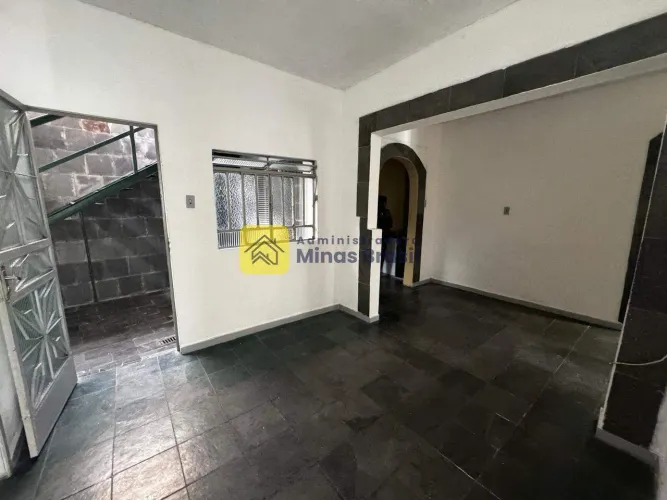 Casa 03 quartos, com garagem