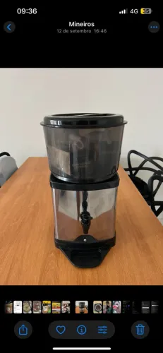 Filtro de água com base de barro 6L com acabamento em inox. Acompanha vela.