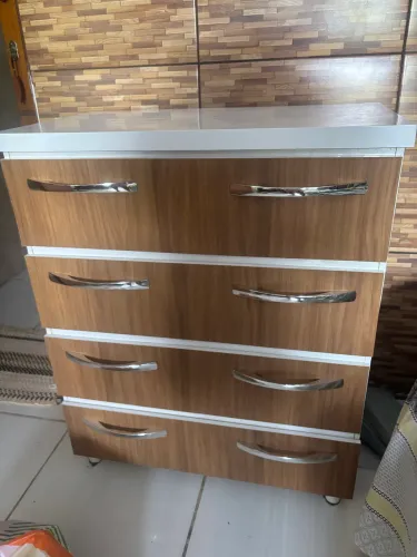 Cômoda 4 gavetas 