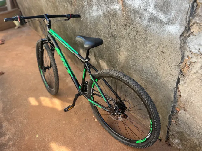 Vendo bicicleta usada poucas vezes