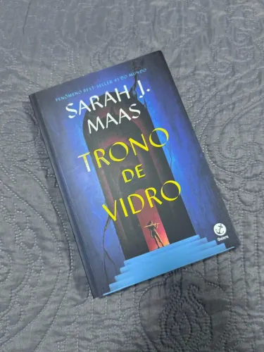 Livro Trono de vidro 
