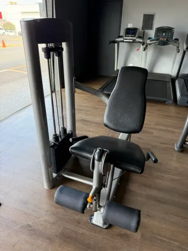 Cadeira Extensora Life Fitness Optima Series - Profissional Academia