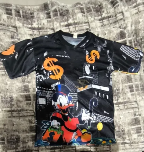 Camisa Top Patinhas nova tamanho GG mais serve G, formato pequeno  