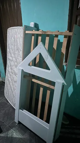 Vendo Mini cama / berço com colchão bem conservado 