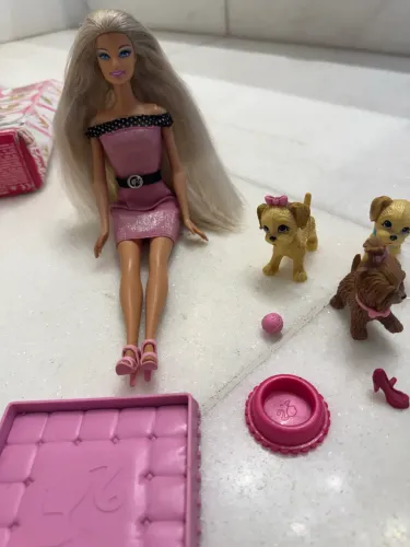 Potty training pups Barbie e cachorrinhos