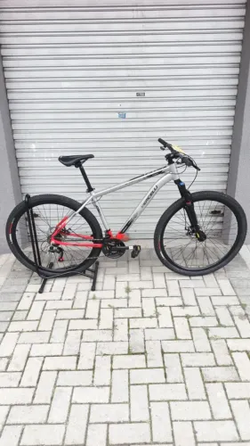 Bicicleta Vercelli aro 29