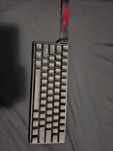Teclado semi novo 