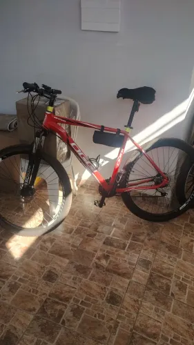 Bicicleta Oggi aro 29 tamanho 21