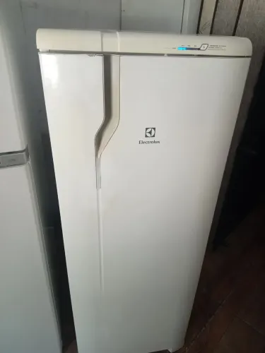 Geladeira Electrolux 240L ? gelando super bem | excelente oportunidade!