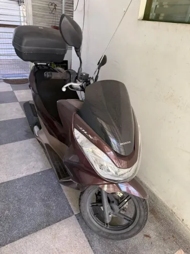 Honda Pcx 2017 Unica dona moto de garagem apenas 6470 km rodados
