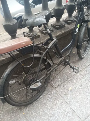 Bicicleta elétrica pra peça motor bom só rolamento ruim 
